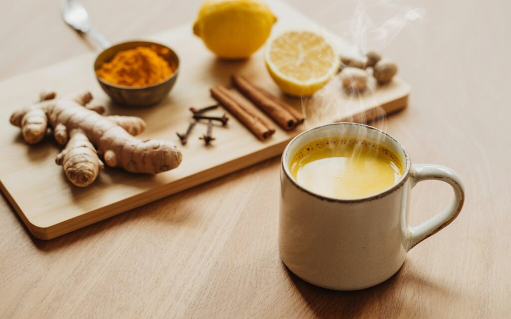 házi csodaszer, otthoni csodaszerek. kurkuma latte, egészséges étrend, gyulladáscsökkentés, egészséges életmód tippek, funkcionális táplálkozás